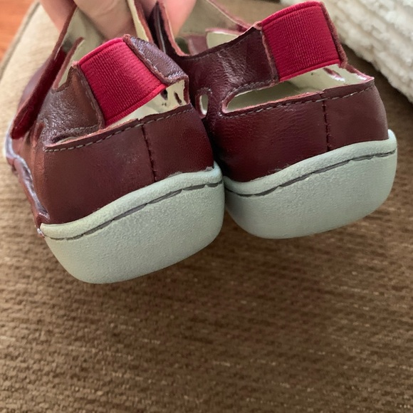 PROPET NWOT Women’s Chloe Mary Jane Burgandy Velcro Strap Cut Out Shoe 9.5 - Picture 5 of 7